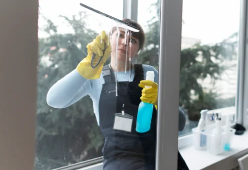 Nettoyage de vitres intérieures et extérieures à Calmoutier